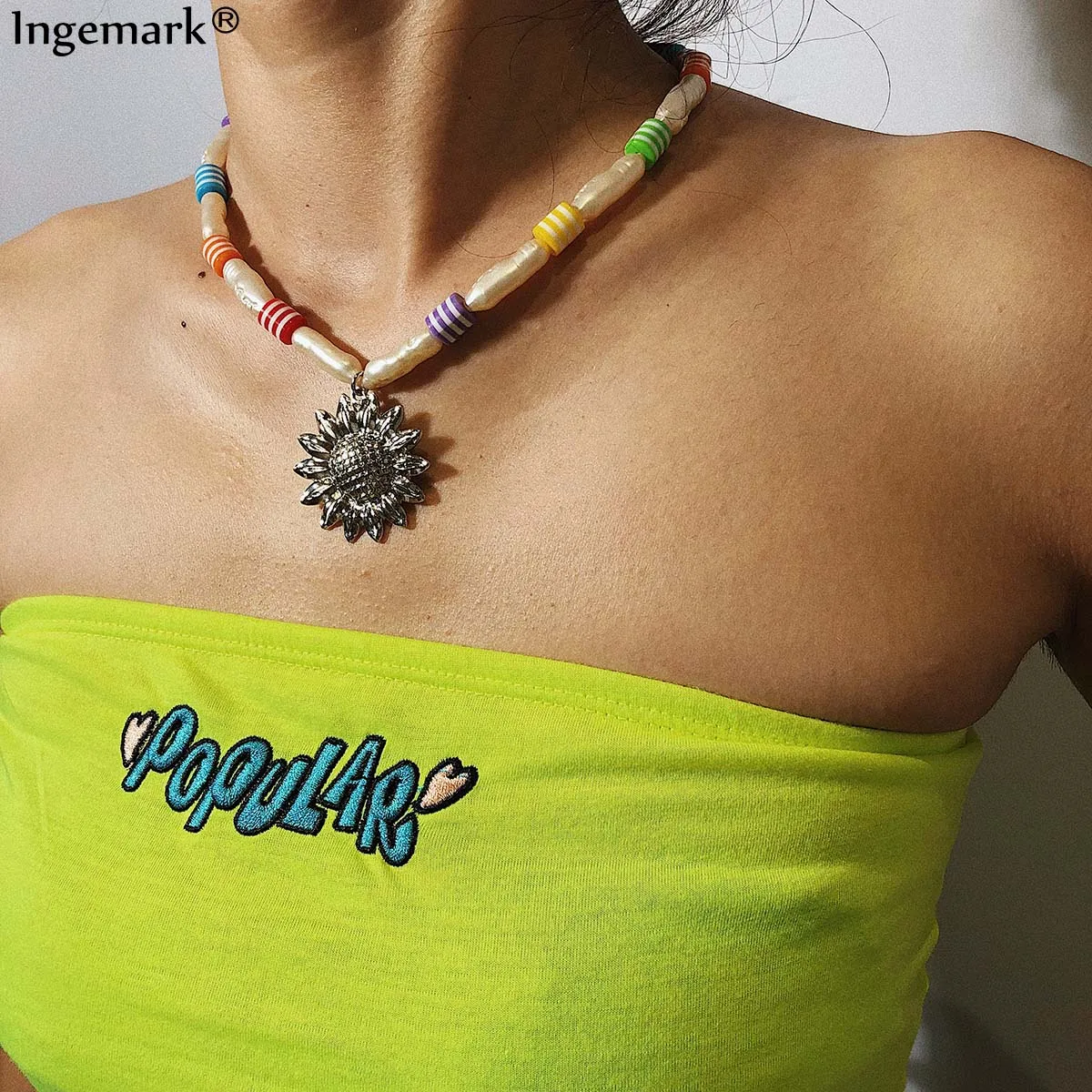 Ingemark Creative Rose Flower Pendant Choker Necklace Collar Statement Sweet Candy Baroque Pearl Chain Necklace Women Jewelry
Ingemark Creative Rose Flower Pendant Choker Necklace Collar Statement Sweet Candy Baroque Pearl Chain Necklace Women Jewelry