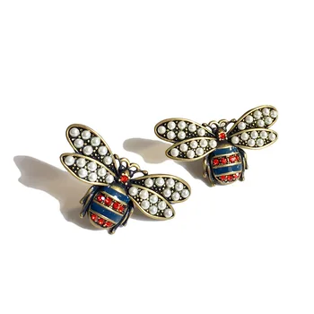 Brand earrings, personality, fashion, retro style, bee pearl modeling, advanced craftsmanship, gifts for lovers 2020 new hot 
Brand earrings, personality, fashion, retro style, bee pearl modeling, advanced craftsmanship, gifts for lovers 2020 new hot