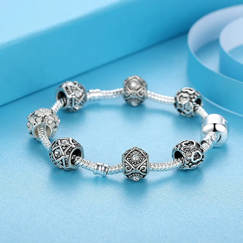 

ATTRACTTO Silver Heart&Flower Handmade Bracelets&Bangles For Women Jewelry Crystal Bracelet Charm Friendship Bracelet SBR190321