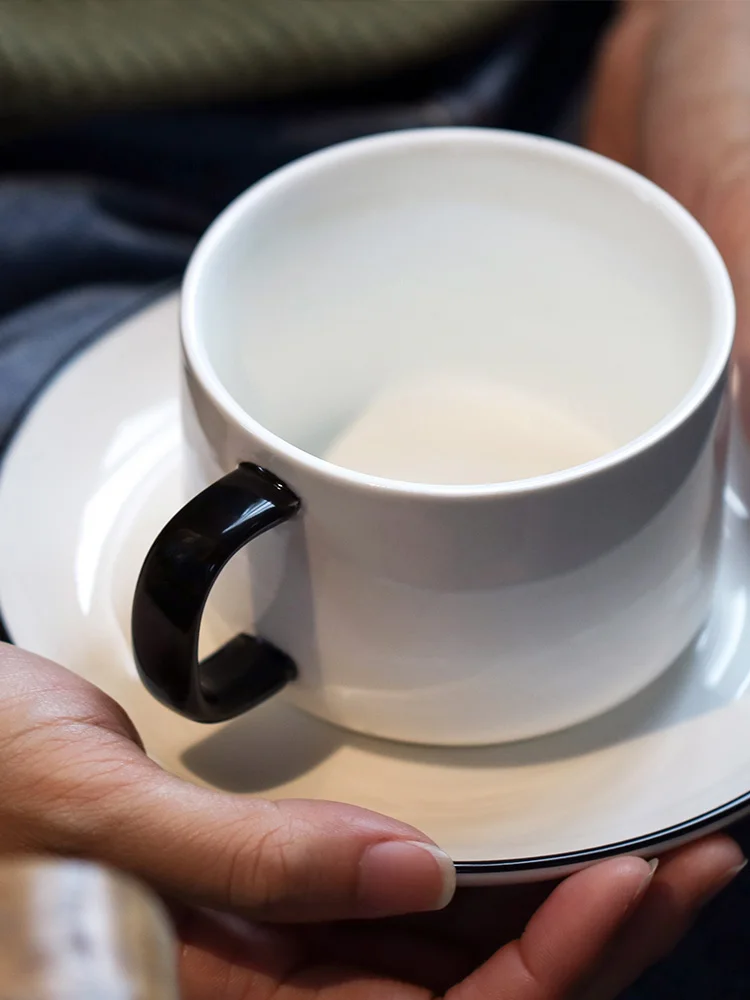 Uniho 2Pcs Coffee Cups Tea Cup Set Ceramic Cup Cafe Espresso Cups With Saucer White Porcelain Mugs European Style 220ML
Uniho 2Pcs Coffee Cups Tea Cup Set Ceramic Cup Cafe Espresso Cups With Saucer White Porcelain Mugs European Style 220ML