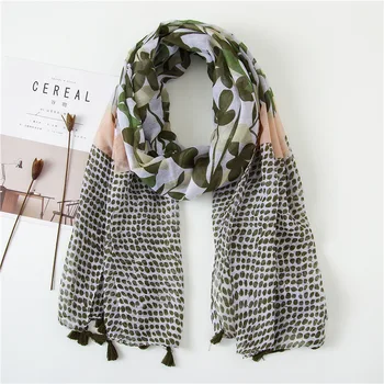 2020 Fashion Multicolor quality cotton material Beach shawl Autumn and winter women print seaside sunscreen tourism silk scarves
2020 Fashion Multicolor quality cotton material Beach shawl Autumn and winter women print seaside sunscreen tourism silk scarves