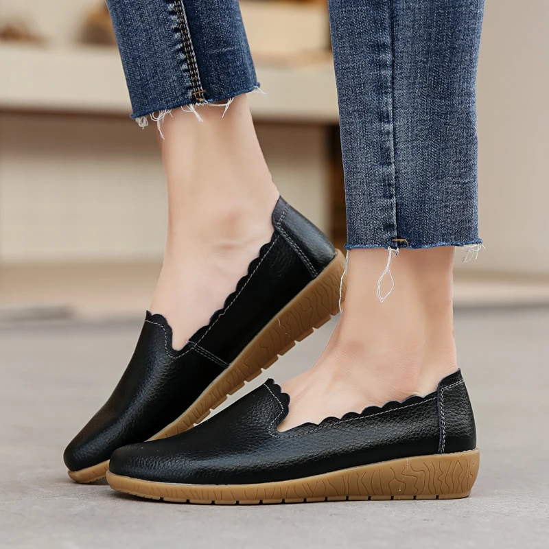 Фото 2019 Women Genuine Leather Walking Shoes Moccasins Mother Loafers Soft Leisure Flats Female Driving Ballet Footwear size 35-42 | Спорт и