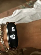 Relojes magnéticos digitales LED para mujer, pulsera de oro rosa, reloj de pulsera de cuarzo, femenino