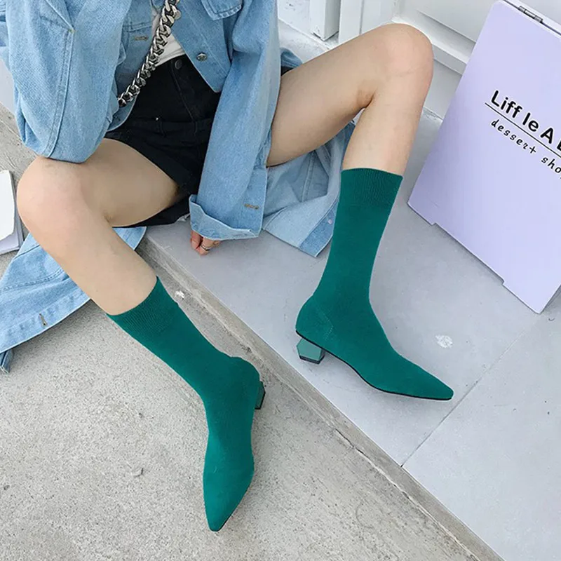 MONMOIRA Stretch Fabric Sock Boots Women Strange Kitten Heel Designer Boots Women Sexy Pointed Toe Ankle Boots Women SWE0753
MONMOIRA Stretch Fabric Sock Boots Women Strange Kitten Heel Designer Boots Women Sexy Pointed Toe Ankle Boots Women SWE0753