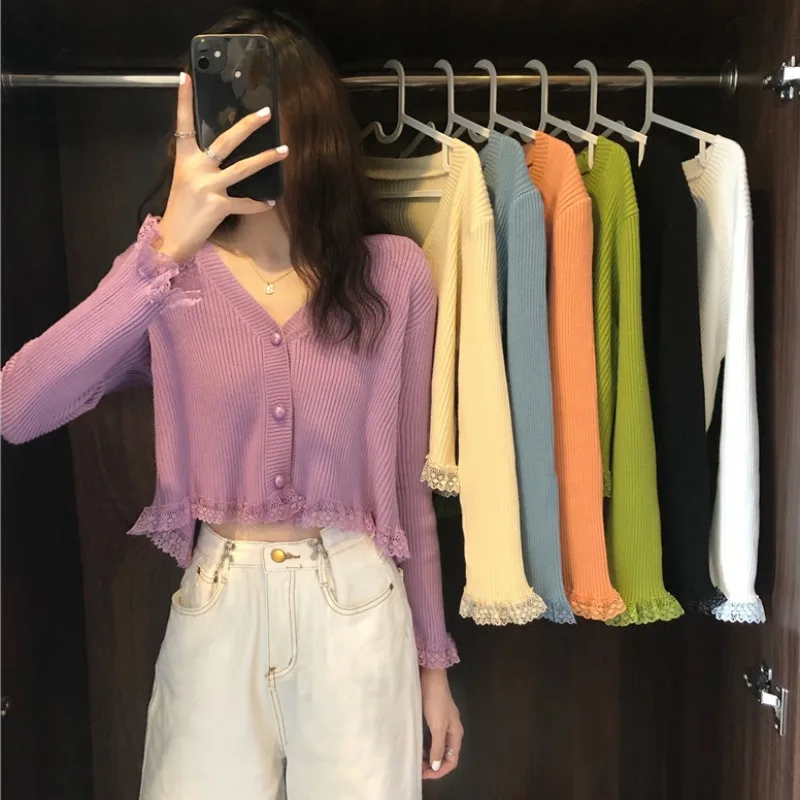 Spring Autumn 2020 New Women's Fashion Loose Lace Knitted V-Neck Solid Color Women Cardigan With Button Long Sleeve Short Top
Spring Autumn 2020 New Women's Fashion Loose Lace Knitted V-Neck Solid Color Women Cardigan With Button Long Sleeve Short Top