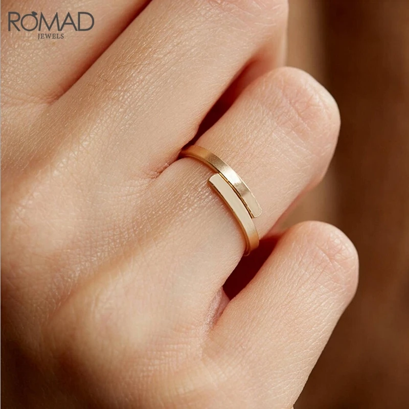 Simple Plain Wedding Band Ring Stainless Steel Rings for Women Girl Gold/Silver Color Opening Finger Ring Size 7 Jewelry Gift R5
Simple Plain Wedding Band Ring Stainless Steel Rings for Women Girl Gold/Silver Color Opening Finger Ring Size 7 Jewelry Gift R5