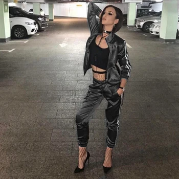 fashion new Casual Tracksuit Women 2 Piece Set Top And Pants Satin Striped Patchwork Zipper Sexy Outfits
fashion new Casual Tracksuit Women 2 Piece Set Top And Pants Satin Striped Patchwork Zipper Sexy Outfits