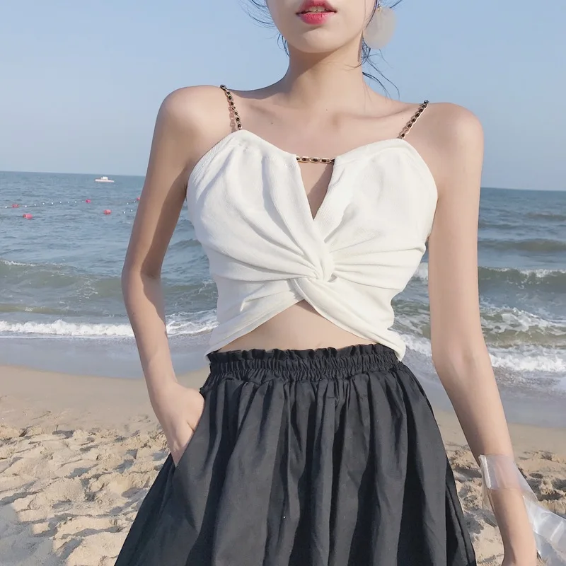 Korean ins 2020 Summer New Off Shoulder Chain Tie Design Solid Color Small Vest Sexy Sleeveless Short Sling Women's Bottoming
Korean ins 2020 Summer New Off Shoulder Chain Tie Design Solid Color Small Vest Sexy Sleeveless Short Sling Women's Bottoming
