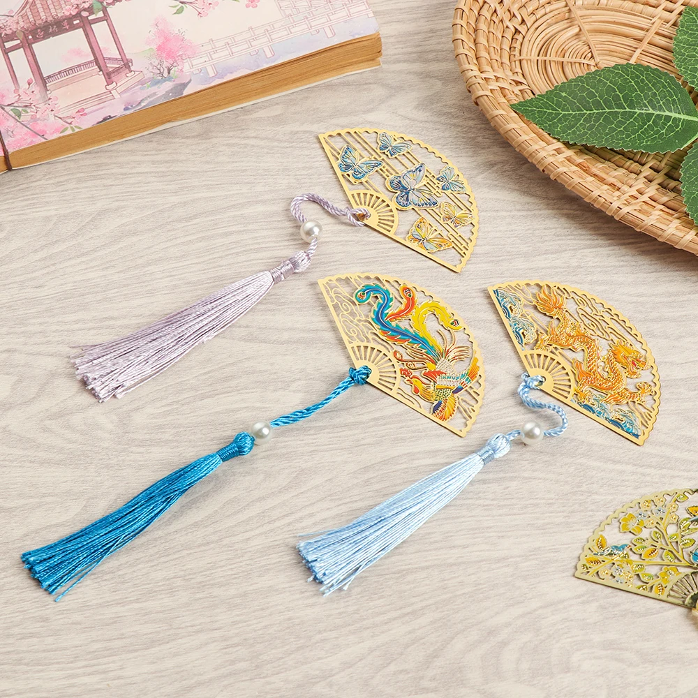 

2021New Retro Chinese Style Brass Bookmark Folding Fan Book Clip Pagination Mark Flower Tassel Gifts Stationery Office Supplies