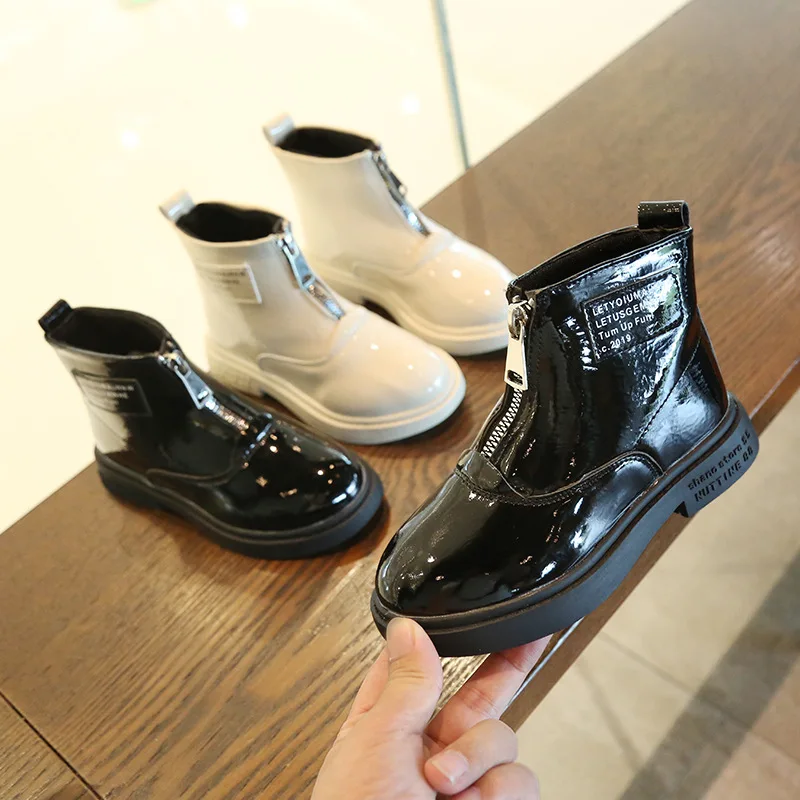 Girls Autumn and Winter New Children's Single Boots Patent Leather Low Boots Short Boots Princess Martin Boots Baby Shoes 
Girls Autumn and Winter New Children's Single Boots Patent Leather Low Boots Short Boots Princess Martin Boots Baby Shoes