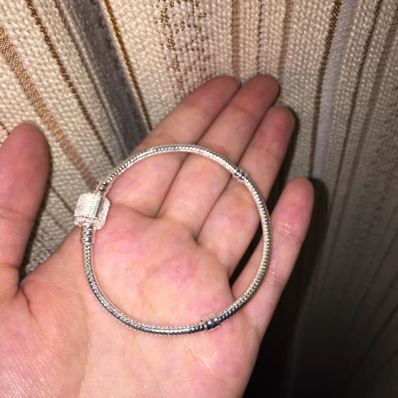 Лидер продаж 100% Серебро 925 пробы 3 мм Базовая змеиная цепочка подходит для подарочного браслета DIY шармы бусины браслеты и браслеты оригинальные ювелирные изделия
Лидер продаж 100% Серебро 925 пробы 3 мм Базовая змеиная цепочка подходит для подарочного браслета DIY шармы бусины браслеты и браслеты оригинальные ювелирные изделия