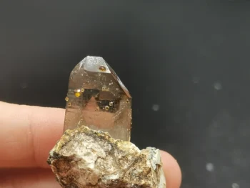 16.5g.Natural garnet crystal column, mineral specimen, teaching, Fengshui aura, energy stone
16.5g.Natural garnet crystal column, mineral specimen, teaching, Fengshui aura, energy stone