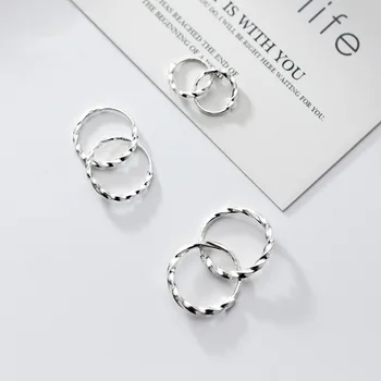 925 Sterling Silver Mini Small Hoop Earrings for Women Girls Creative Fashion Ear Buckle Female Elegant Jewelry S925 Pendientes
925 Sterling Silver Mini Small Hoop Earrings for Women Girls Creative Fashion Ear Buckle Female Elegant Jewelry S925 Pendientes