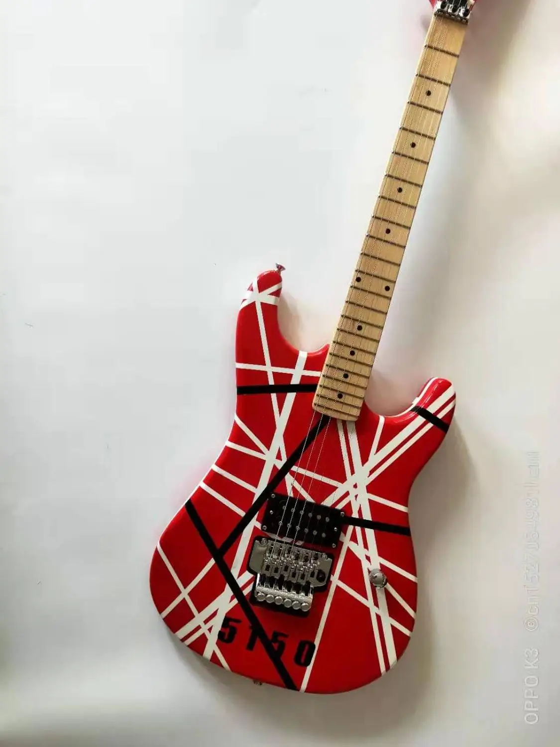 Custom 6 string electric guitar, double rocking electric guitar, chrome plated accessories, high quality electric guitar. 
Custom 6 string electric guitar, double rocking electric guitar, chrome plated accessories, high quality electric guitar.