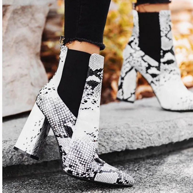Botas mujer invierno 2019 fashion autumn winter snake pattern color matching thick with chuck large size 42 winter boots women
Botas mujer invierno 2019 fashion autumn winter snake pattern color matching thick with chuck large size 42 winter boots women