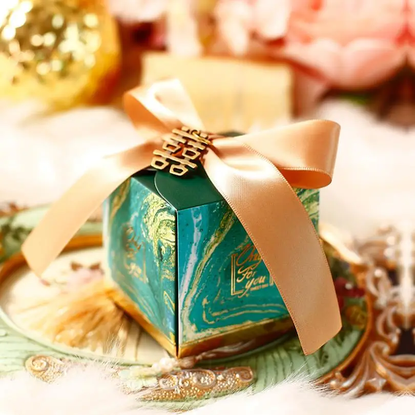AVEBIEN 50pcs Wedding Party Favors for Guests Candy box Event Party Supplies DIY folding Chocolate Paper Gift Box packaging 
AVEBIEN 50pcs Wedding Party Favors for Guests Candy box Event Party Supplies DIY folding Chocolate Paper Gift Box packaging