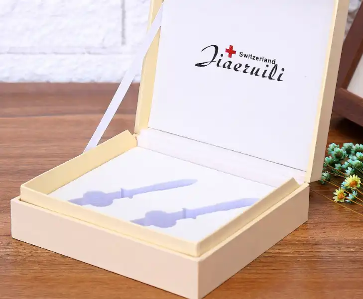 custom luxury foldable magnetic gift box packaging lined with