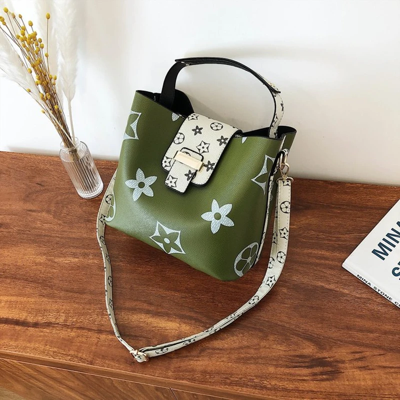 Luxury Brand Bucket Bags Metis Le Boy Shoulder Messenger Bag Famous Designer Flowers Printing Handbags Noe Soho Bag Louie Vuiton
Luxury Brand Bucket Bags Metis Le Boy Shoulder Messenger Bag Famous Designer Flowers Printing Handbags Noe Soho Bag Louie Vuiton