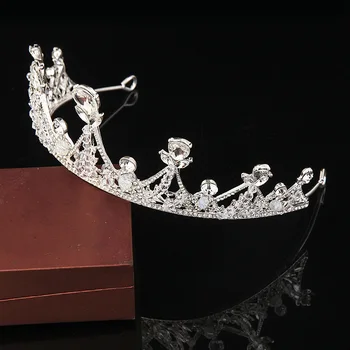 Europe And America High-End Bride Accessories Wedding Dress Accessories Birthday Banquet Crown Cake Decoration
Europe And America High-End Bride Accessories Wedding Dress Accessories Birthday Banquet Crown Cake Decoration
