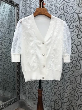 2020 Spring and Summer New Women's V-neck Lace Perspective Stitching Button Short Sleeve All-match Top 718
2020 Spring and Summer New Women's V-neck Lace Perspective Stitching Button Short Sleeve All-match Top 718