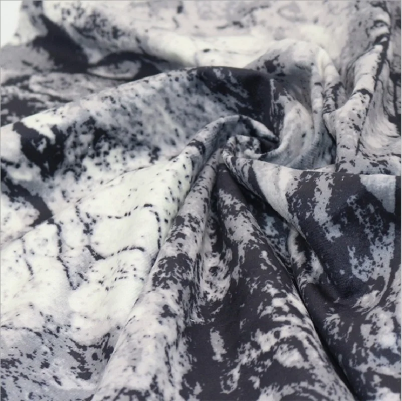 Velvet digital printed dress landscape ink painting printed cloth shopping bag clothing hat handicrafts DIY sewing materials per
Velvet digital printed dress landscape ink painting printed cloth shopping bag clothing hat handicrafts DIY sewing materials per
