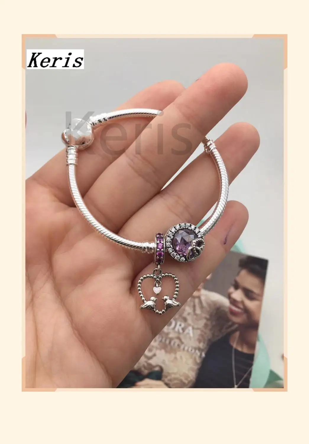 High Quality Reproduction 1:1 100% Silver New Snake Bone Heart Bracelet Free With Postage
High Quality Reproduction 1:1 100% Silver New Snake Bone Heart Bracelet Free With Postage