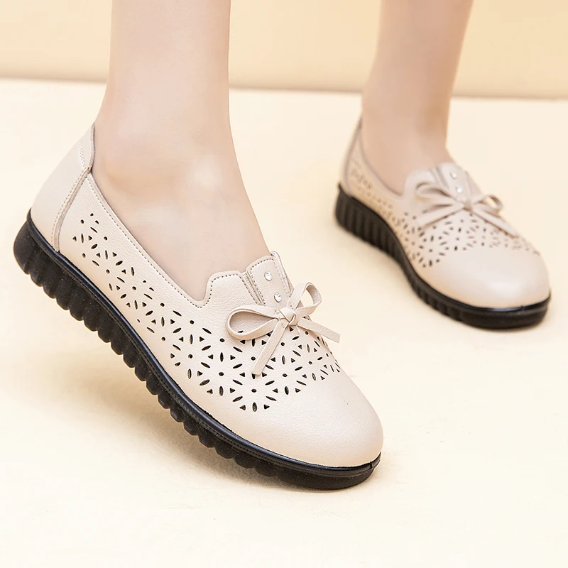 Middle-aged women's sandals soft sole comfortable non-slip mother shoes summer hollow breathable plus size women's sandals
Middle-aged women's sandals soft sole comfortable non-slip mother shoes summer hollow breathable plus size women's sandals