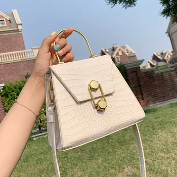 Iron Handle Design Crocodile Pattern MINI PU Leather Crossbody Bags For Women 2020 Shoulder Handbags Female Travel Chain Bag
Iron Handle Design Crocodile Pattern MINI PU Leather Crossbody Bags For Women 2020 Shoulder Handbags Female Travel Chain Bag