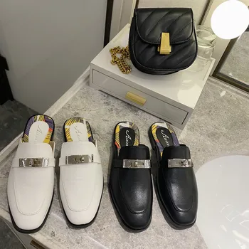 Shoes Woman 2020 Slippers Women Summer Luxury Slides Cover Toe Female Mule Loafers Pantofle Designer Mules Flat Soft New PU
Shoes Woman 2020 Slippers Women Summer Luxury Slides Cover Toe Female Mule Loafers Pantofle Designer Mules Flat Soft New PU