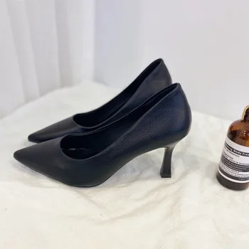 LIMEIKE 2020 high quality women pumps thin high heels pointed toe women shoes high heel lady office shoes women
LIMEIKE 2020 high quality women pumps thin high heels pointed toe women shoes high heel lady office shoes women