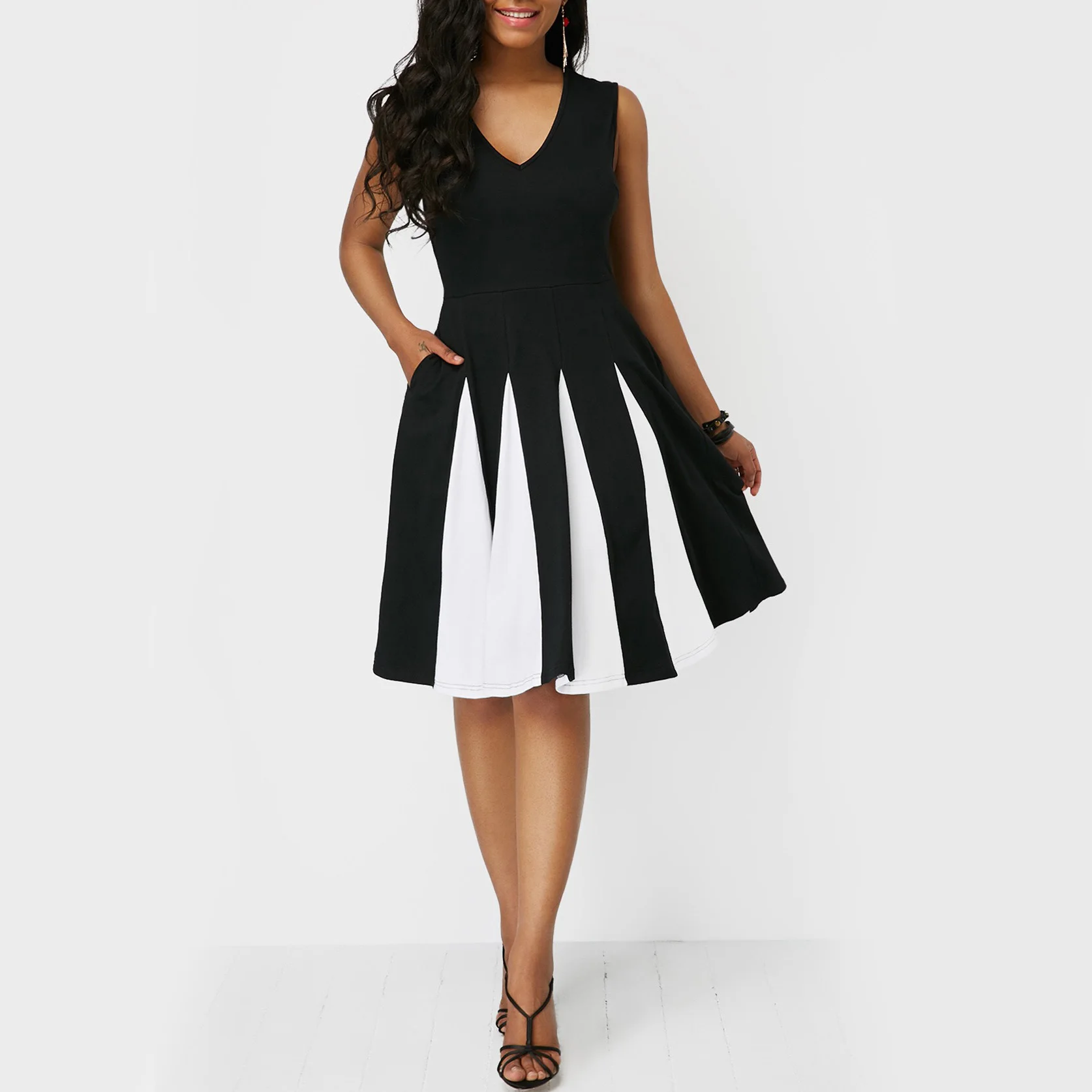 2020 Summer Dresses Plus Size Sleeveless V Neck A line Patchwork Knee Length Ladies Causal Loose Fashion Dresses Daily Wear New
2020 Summer Dresses Plus Size Sleeveless V Neck A line Patchwork Knee Length Ladies Causal Loose Fashion Dresses Daily Wear New