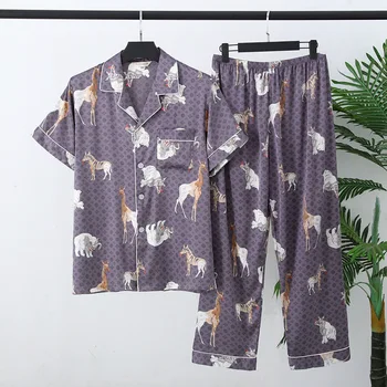 Men's Spring and Summer Short Sleeve Thin Viscose Printed Large Size Model Silk Middle-aged Men Home Wear Pajamas
Men's Spring and Summer Short Sleeve Thin Viscose Printed Large Size Model Silk Middle-aged Men Home Wear Pajamas