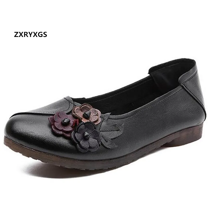 Фото Женские туфли из натуральной кожи на мягкой подошве с цветами | Обувь