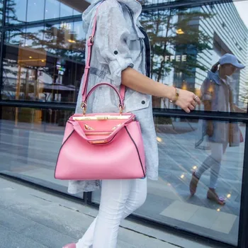Handmade Designer Bags Famous Brand Women 2020 Luxury Handbags Woman Genuine Leather Runway Female Europe Top Quality 090
Handmade Designer Bags Famous Brand Women 2020 Luxury Handbags Woman Genuine Leather Runway Female Europe Top Quality 090