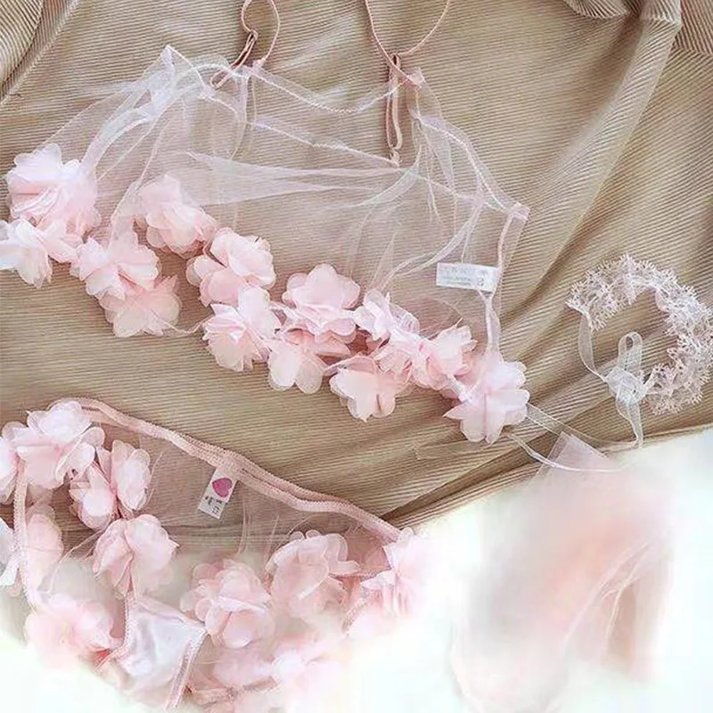 Wriufred New sexy lingerie transparent temptation mesh sling pajamas beautiful private house flowers four-piece underwear set
Wriufred New sexy lingerie transparent temptation mesh sling pajamas beautiful private house flowers four-piece underwear set