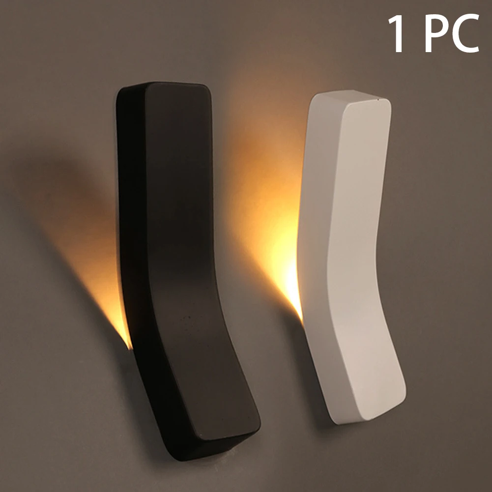 Living Room Cafe Bedroom Bar LED Wall Light Home Indoor Decor Modern Simple Stairs Corridor Lamp Hotel Bedside Lamp Iron
Living Room Cafe Bedroom Bar LED Wall Light Home Indoor Decor Modern Simple Stairs Corridor Lamp Hotel Bedside Lamp Iron