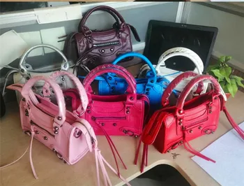 High Designer PU Leather European Luxury Motorcycle Bag for Women 2020 Style Chic Tassel Handbag Beautiful Female Crossbody Bags
High Designer PU Leather European Luxury Motorcycle Bag for Women 2020 Style Chic Tassel Handbag Beautiful Female Crossbody Bags