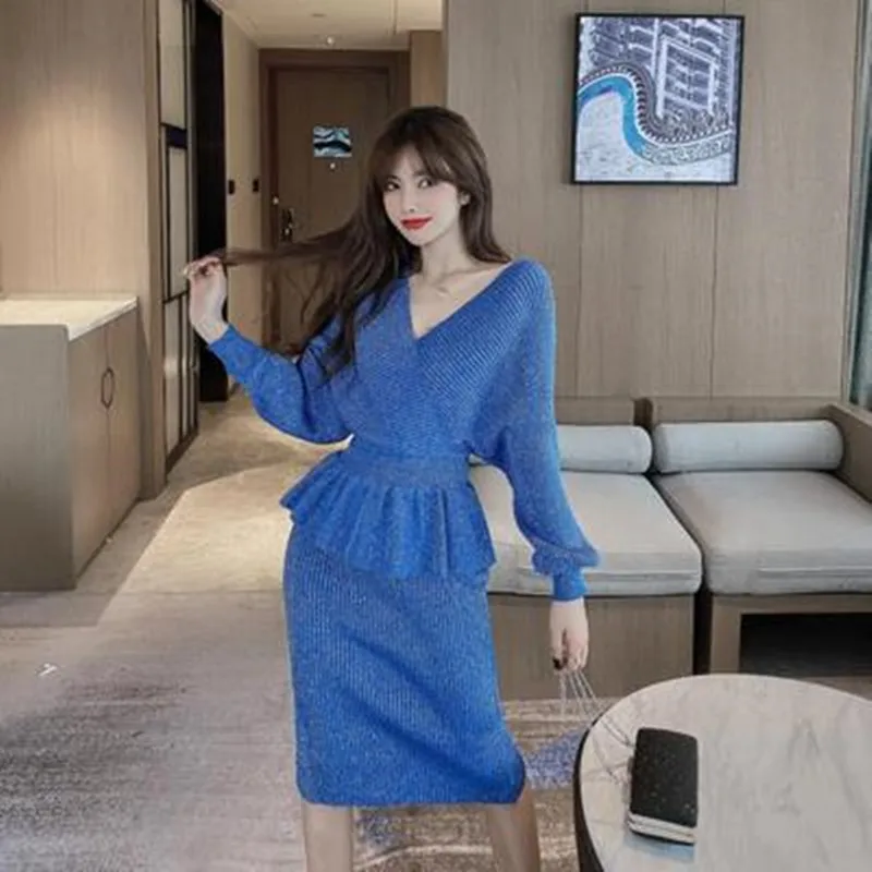 2020 High Quality Autumn Knitted Two Piece Sets Women Long Sleeve Bright Wire Sweater Pullover+Elastic Waist Slim Skirt Outfits
2020 High Quality Autumn Knitted Two Piece Sets Women Long Sleeve Bright Wire Sweater Pullover+Elastic Waist Slim Skirt Outfits