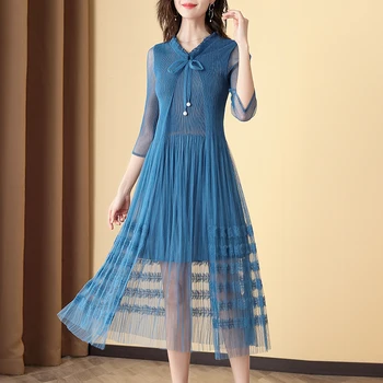 Plus Size Dress Women 2020 Spring Summer Elastic Miyake Pleated V Neck 3/4 Sleeve Faux Two Piece Dress For Women 45-75kg
Plus Size Dress Women 2020 Spring Summer Elastic Miyake Pleated V Neck 3/4 Sleeve Faux Two Piece Dress For Women 45-75kg