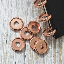 30PCS לב מחברת פלסטיק דיסק מחייב פטריות חור מחייב דיסק פלסטיק DIY 360 DegreeDisc אבזם ציוד משרדי מחייב(China)