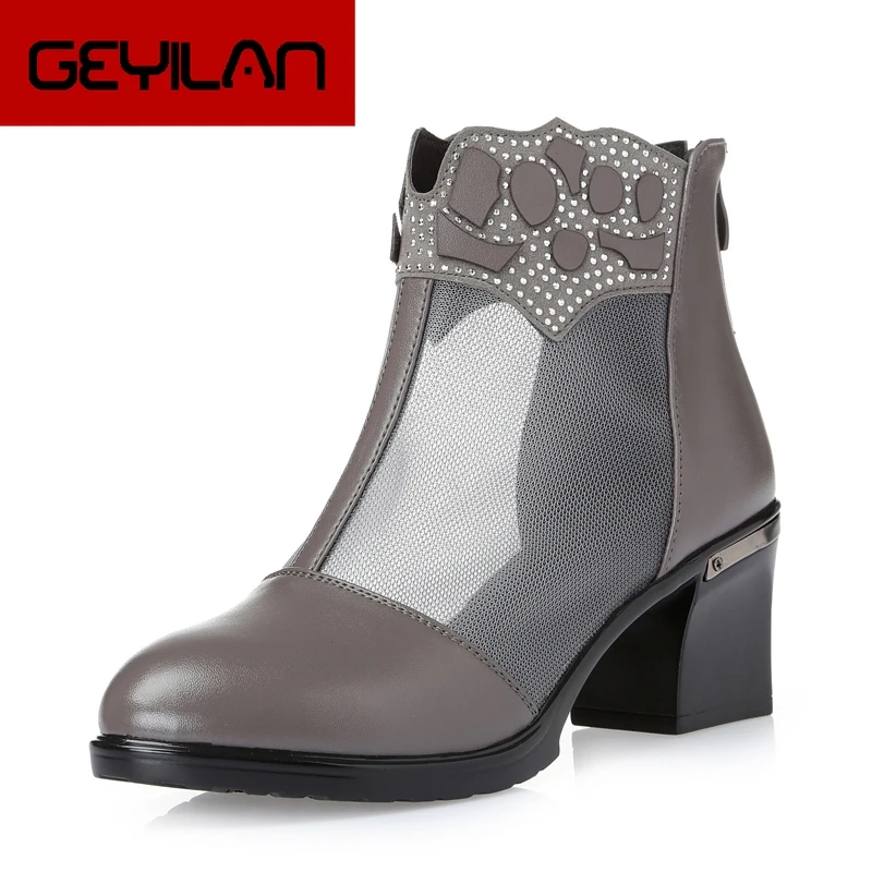 2018 New Autumn Thick Mid Heel Genuine Leather Women Shoes Lace Gauze Cut Out Lady Sandals Ankle Boots Woman Plus Size 35-41
2018 New Autumn Thick Mid Heel Genuine Leather Women Shoes Lace Gauze Cut Out Lady Sandals Ankle Boots Woman Plus Size 35-41