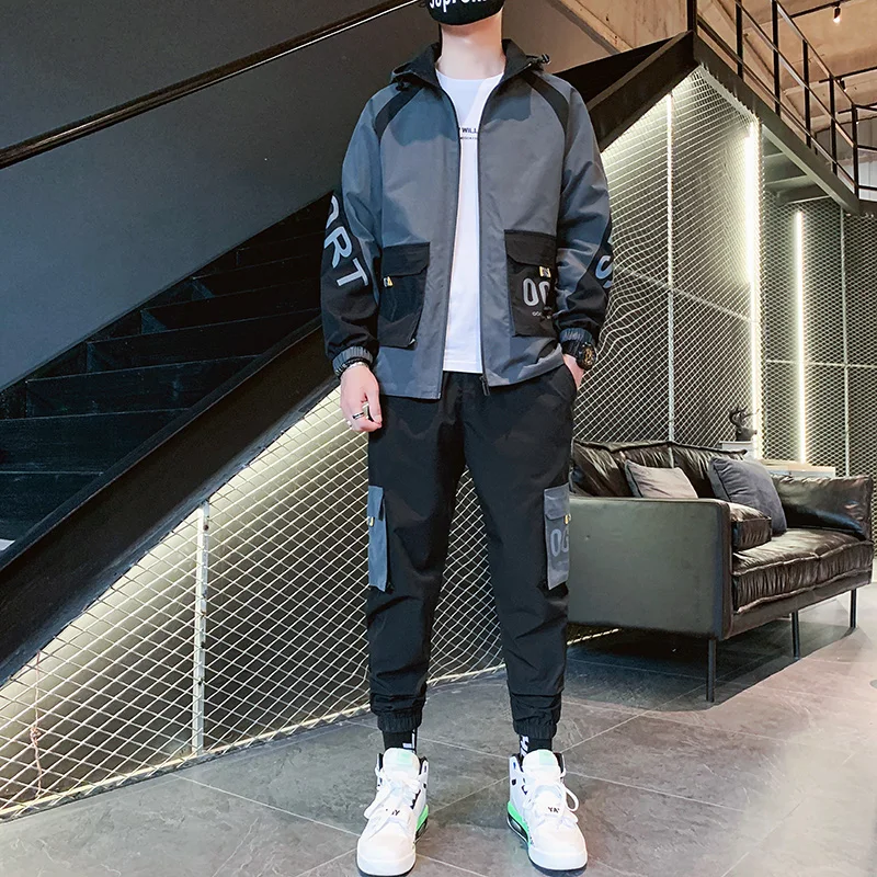 Hip Hop Men Tracksuit 2 pieces Set Mens Tracksuit Casual Letter Print Suits Loose Stand Collar Sweatshirts Men Jacket Pants Sets
Hip Hop Men Tracksuit 2 pieces Set Mens Tracksuit Casual Letter Print Suits Loose Stand Collar Sweatshirts Men Jacket Pants Sets
