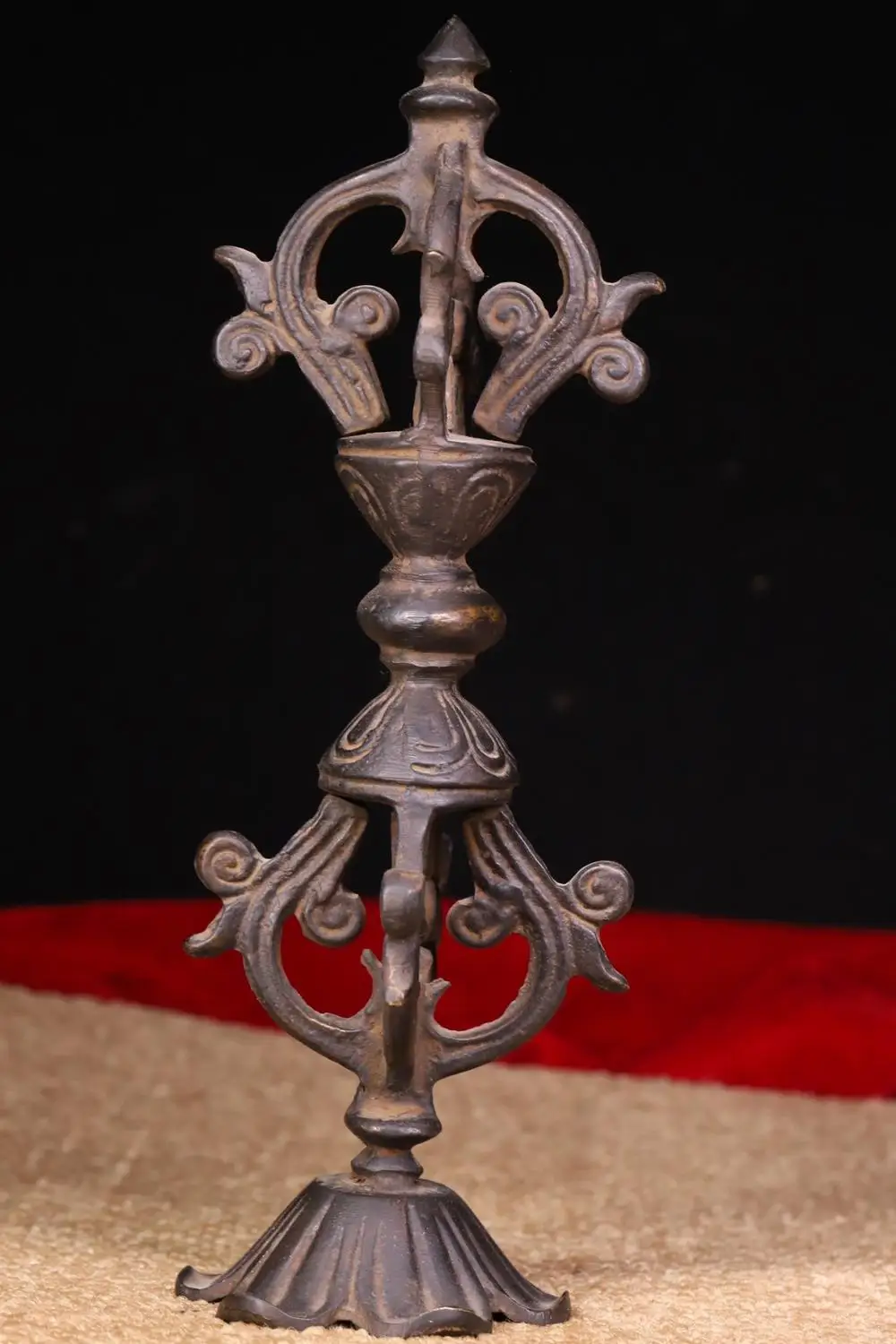 wedding decoration Tibetan Buddhist copper tires hand-beating 4 instruments Dorje Vajra Phurpa statue
wedding decoration Tibetan Buddhist copper tires hand-beating 4 instruments Dorje Vajra Phurpa statue