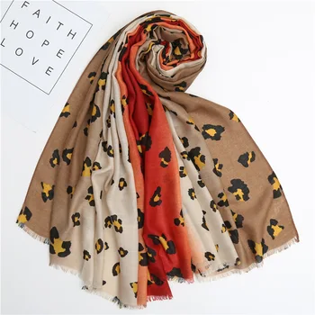 2019 new leopard print border ladies spring and autumn classic scarf shawl national wind scarf
2019 new leopard print border ladies spring and autumn classic scarf shawl national wind scarf