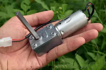 DC 12V-24V 10RPM Slow Speed Mini 7-Type Worm Gear Motor Turbo Full Metal Gearbox Electric motor 55mm long shaft
DC 12V-24V 10RPM Slow Speed Mini 7-Type Worm Gear Motor Turbo Full Metal Gearbox Electric motor 55mm long shaft