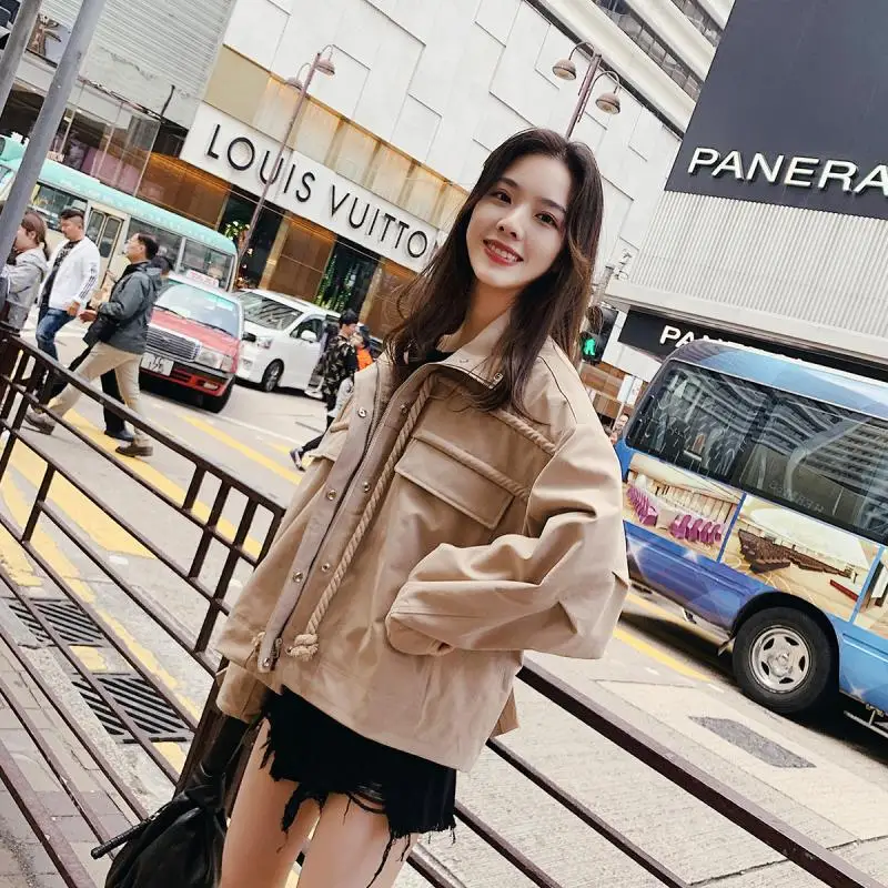 2020 Spring Heavy Industry Jacket Short Loose Collar Fashion Long-sleeved Jacket Women Coat
2020 Spring Heavy Industry Jacket Short Loose Collar Fashion Long-sleeved Jacket Women Coat