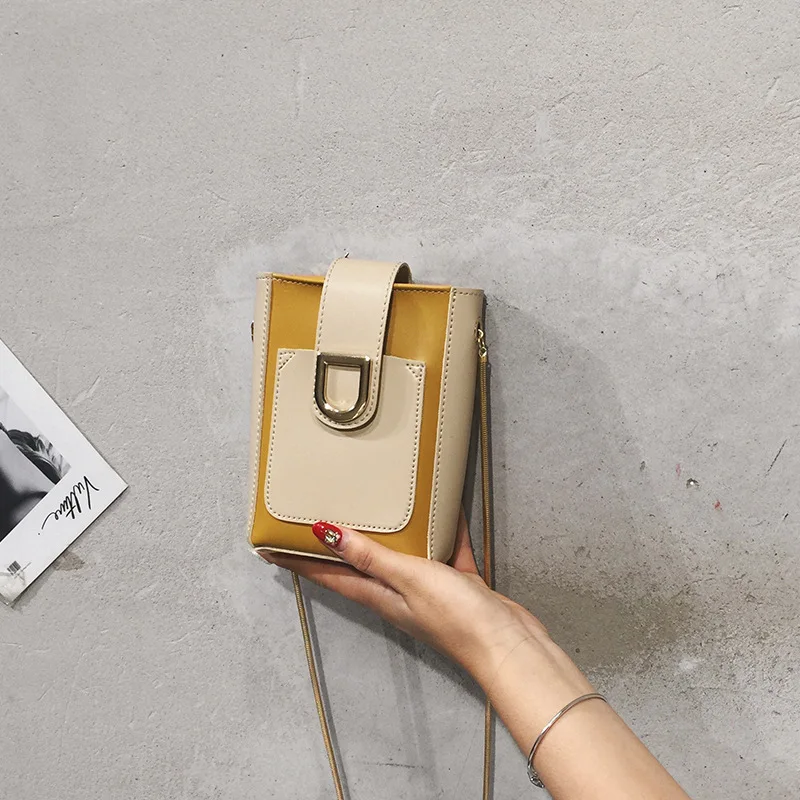 Fashion and Leisure Colour Coloured Single Shoulder Crossing Bag with New Korean Chain Barrel Bag of 2019
Fashion and Leisure Colour Coloured Single Shoulder Crossing Bag with New Korean Chain Barrel Bag of 2019