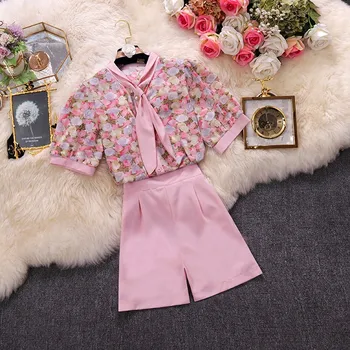 Sweet Floral Prints Bowknot Necktie Collar Shirt Top and Solid Color Shorts Summer Women New Set
Sweet Floral Prints Bowknot Necktie Collar Shirt Top and Solid Color Shorts Summer Women New Set
