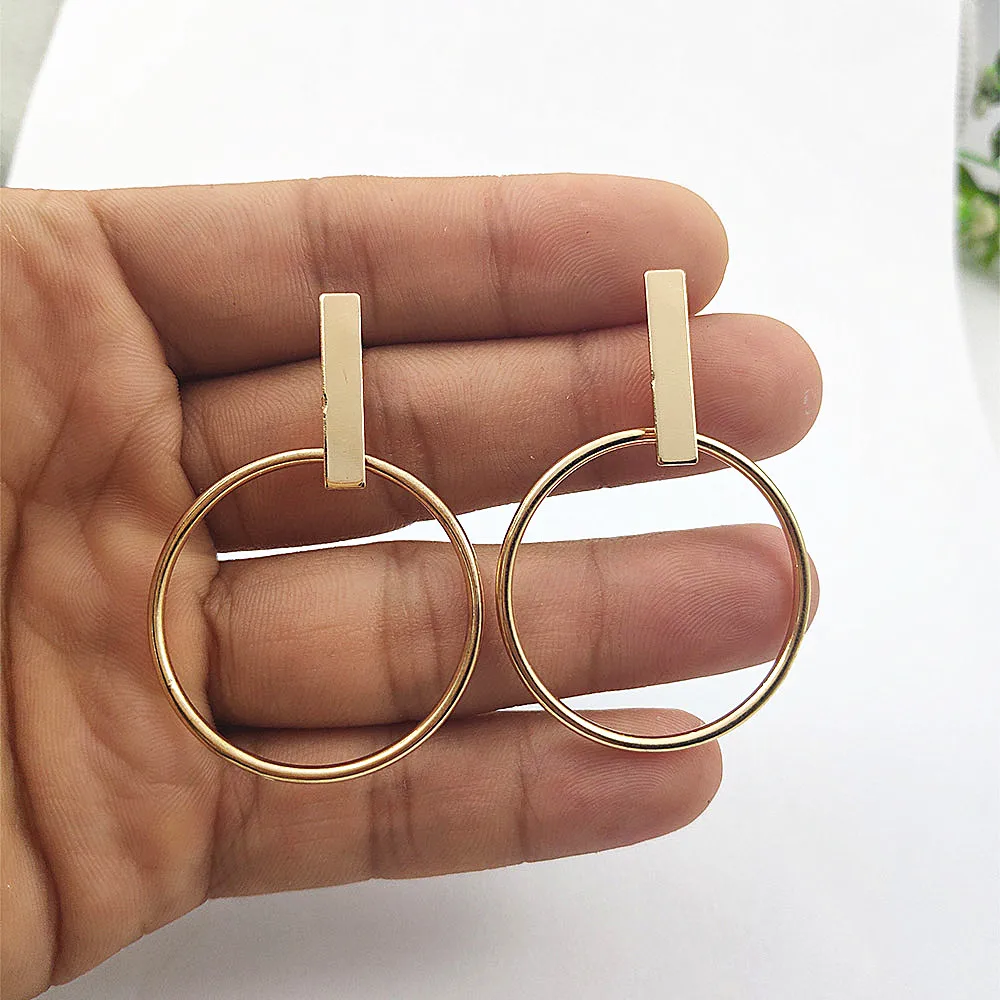 Minimalist Metal Ring Pendant Earrings Rectangular Metal Plate Pendant Earrings Hollow Big Earrings for Women Party Jewelry
Minimalist Metal Ring Pendant Earrings Rectangular Metal Plate Pendant Earrings Hollow Big Earrings for Women Party Jewelry