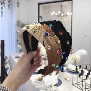 Korean New Gold Velvet Headband Fashion Nail Color Rhinestone Hair Bands for Women Knotted Wide Side Hair Hoop Hair Accessories
Korean New Gold Velvet Headband Fashion Nail Color Rhinestone Hair Bands for Women Knotted Wide Side Hair Hoop Hair Accessories